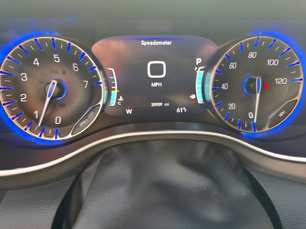 2025 Chrysler Pacifica Select