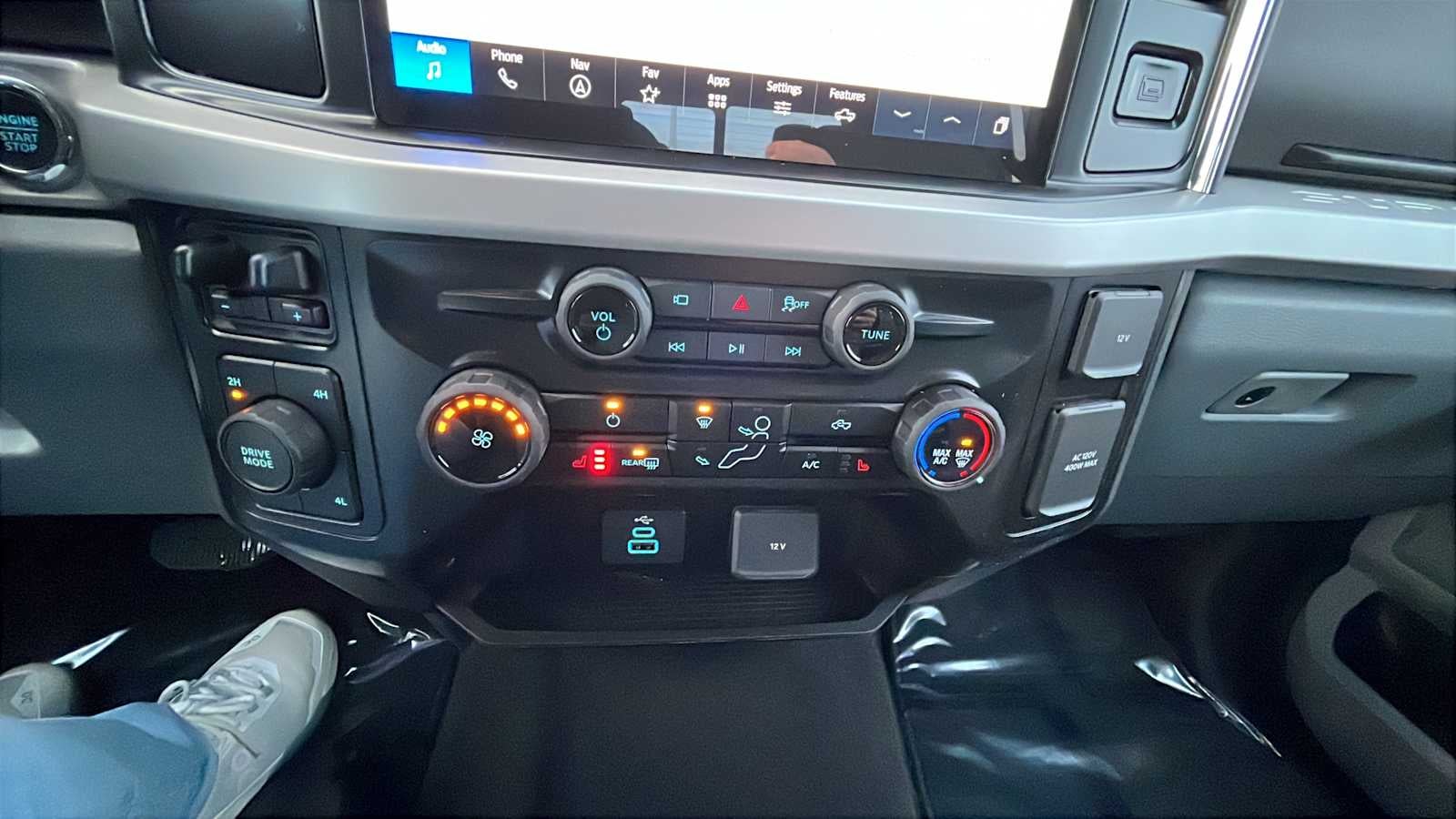 2026 Ford Super Duty F-350 DRW XLT