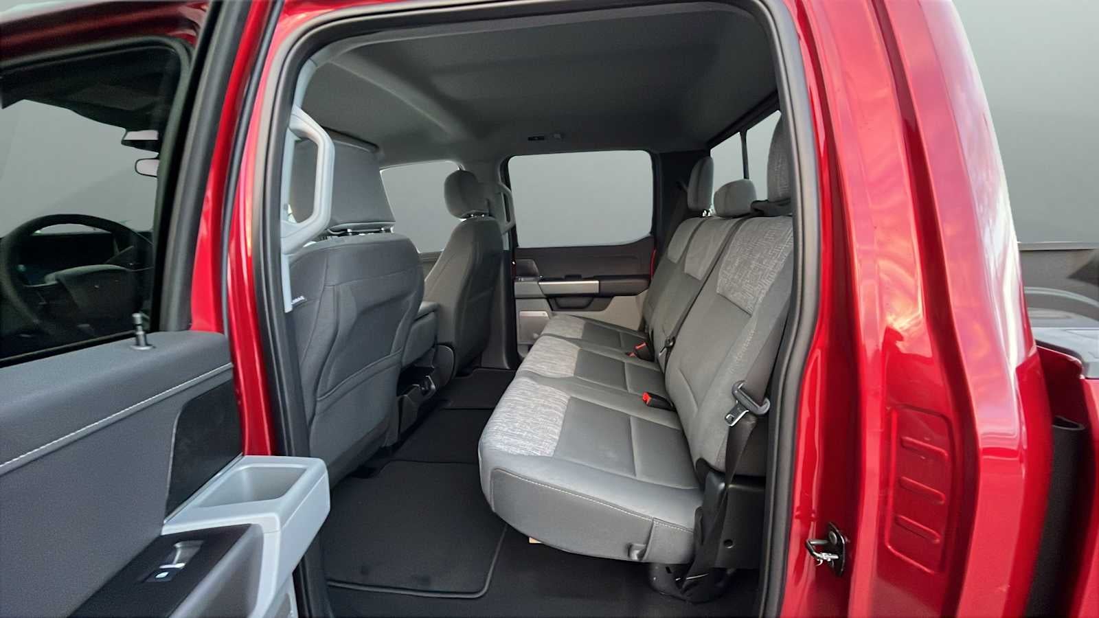 2026 Ford Super Duty F-350 DRW XLT