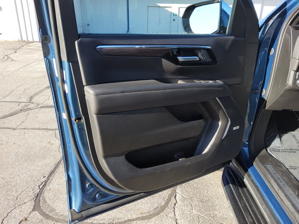 2025 Chevrolet Suburban Premier