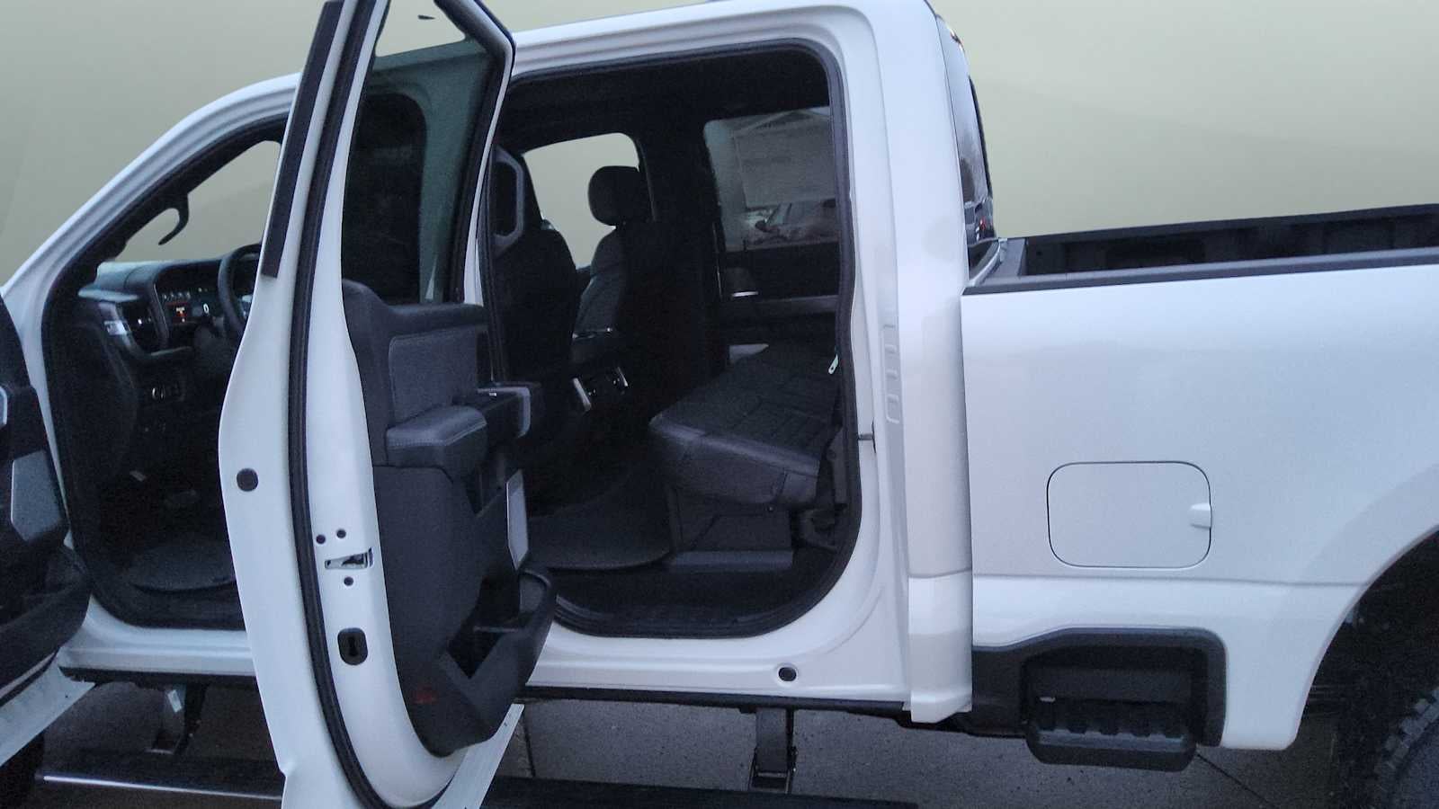 2026 Ford Super Duty F-350 SRW Platinum