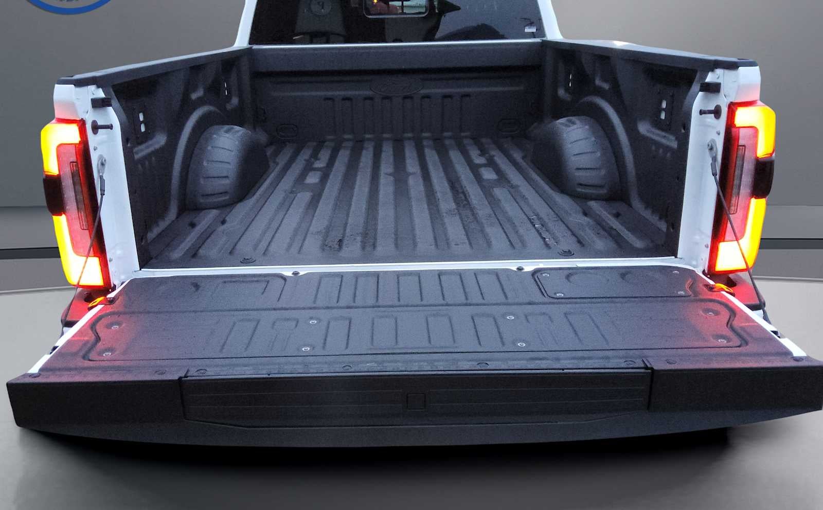 2026 Ford Super Duty F-350 SRW Platinum