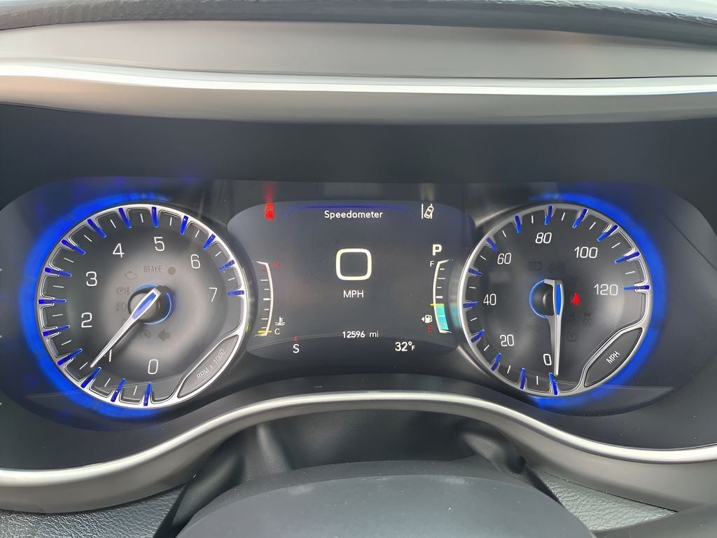 2025 Chrysler Pacifica Select