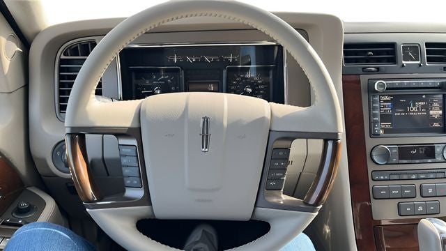 2013 Lincoln Navigator Base